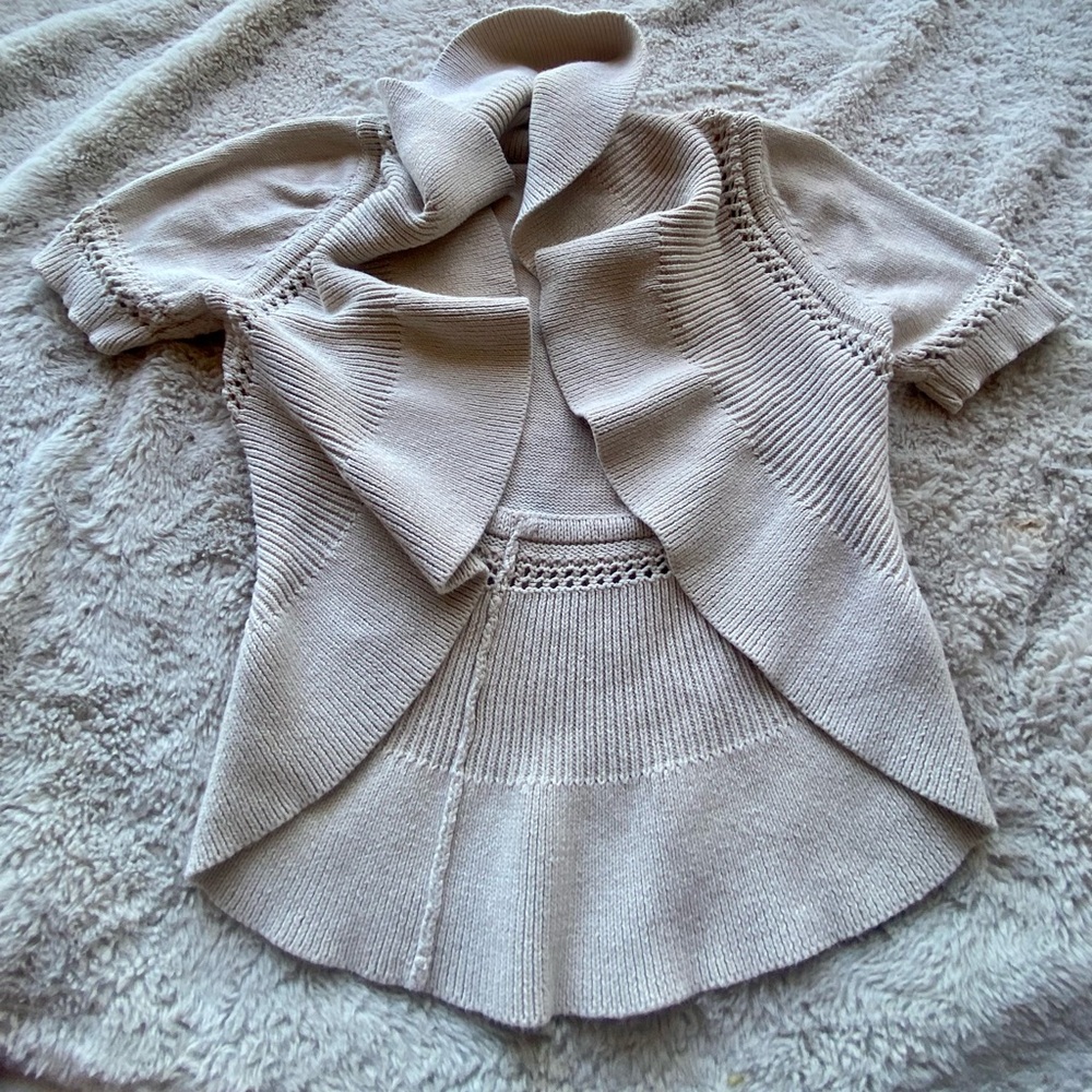 Women’s Taupe/Cream Short Sleeved Dainty Cropped Half Cardigan Shawl Sweater